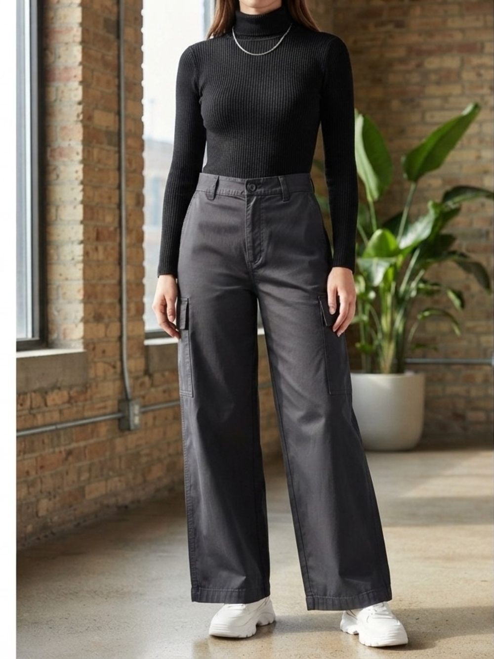 Uniqlo Wide-Leg Cargo Pants in Charcoal Size S